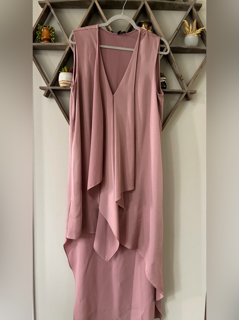 BCBGMAXAZRIA Tara Cascade Ruffle Asymmetrical Dress in Dusty Rose. Size large. - Picture 3 of 6